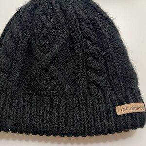 Columbia Black Knit Hat with fleece lining